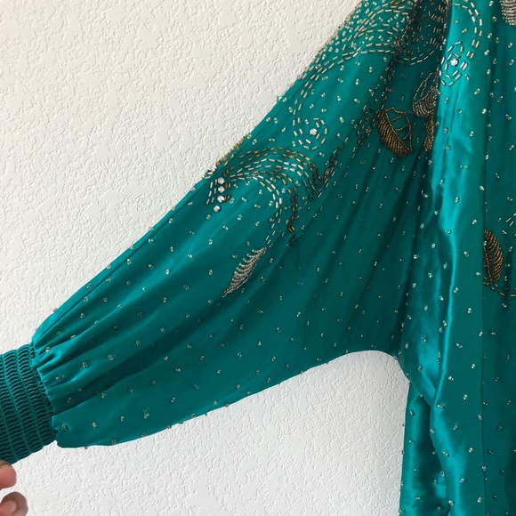 THREE FLAGGS VINTAGE SILK GOLD SILVER BEAD… - Picture 7 of 9